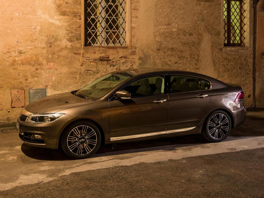  Qoros 3 Sedan 2014 года  (фото 8 из 37)